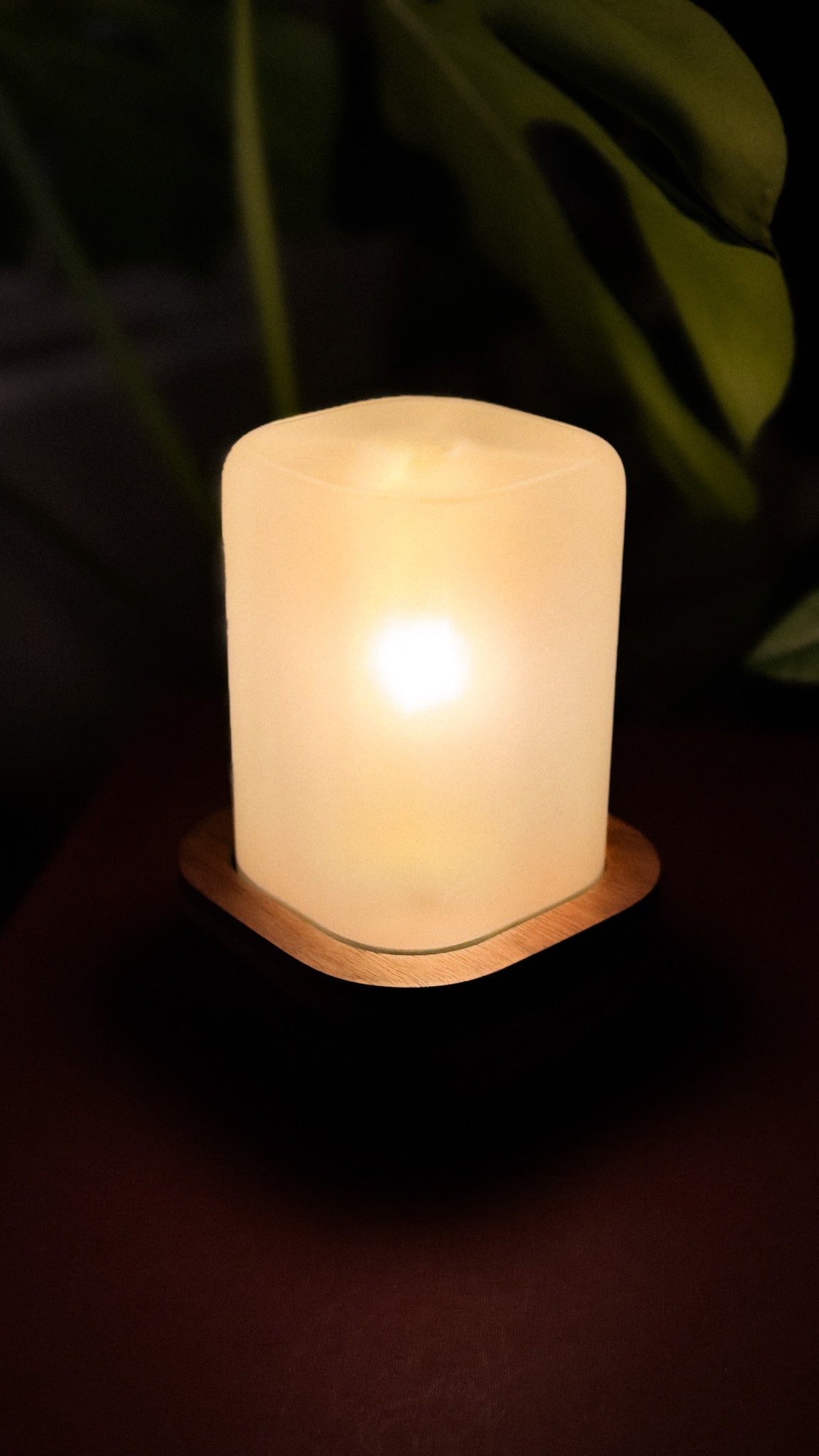 Handmade Walnut & Style Glass Table Lamp with dimmer switch (Square)