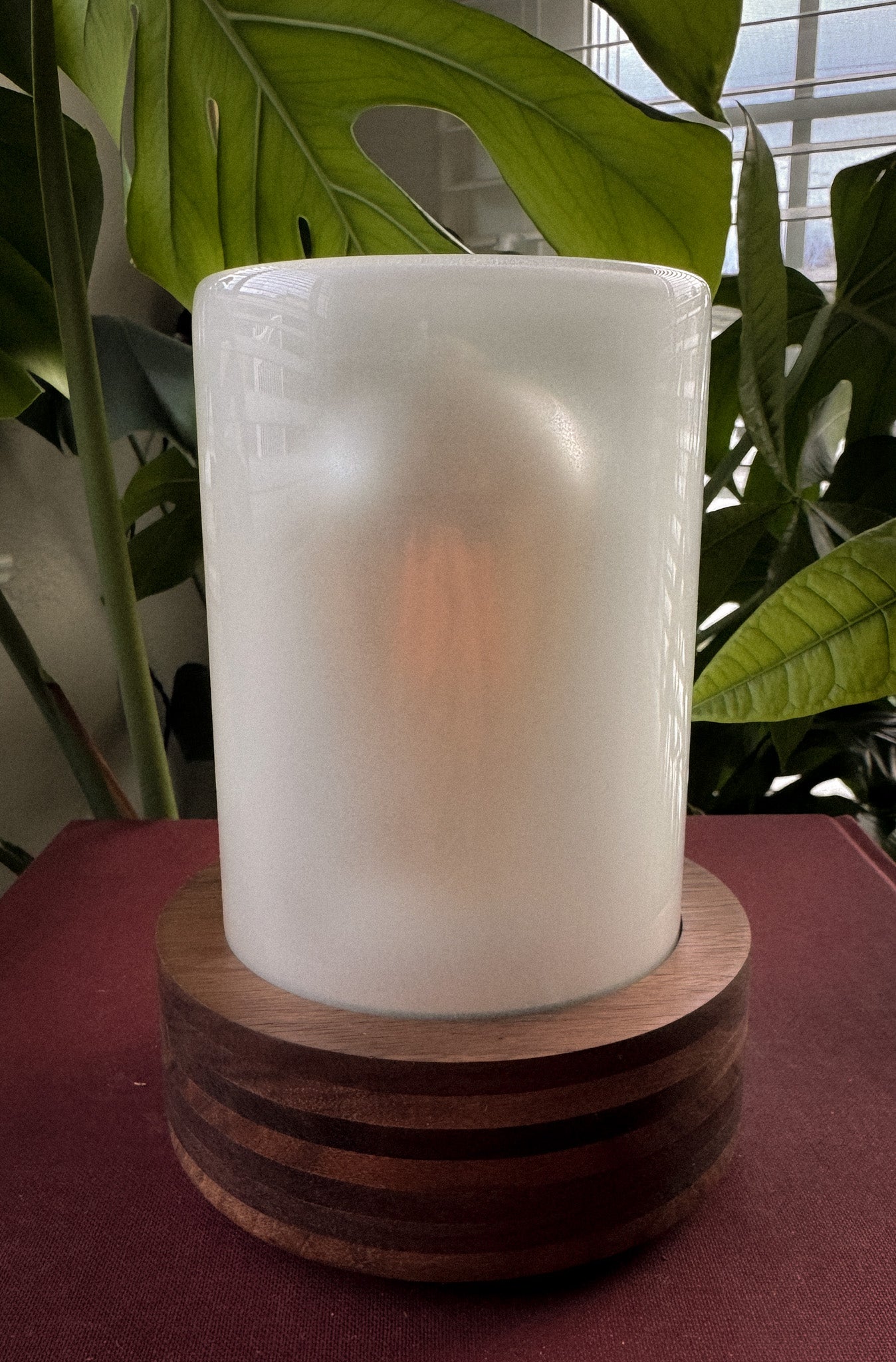 Handmade Walnut & Style Glass Dome Table Lamp with dimmer switch (Round)
